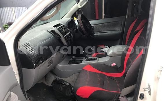 Acheter Occasion Voiture Toyota Hilux Blanc à Windhoek, Namibie Acheter Occasion Voiture Toyota Hilux Blanc à Windhoek, Namibie