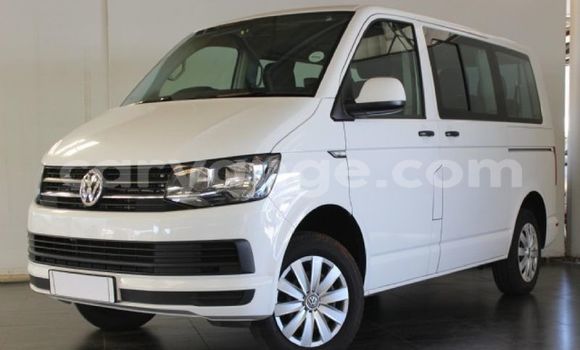 Buy Used Volkswagen Multivan White Car in Katima Mulilo in Caprivi