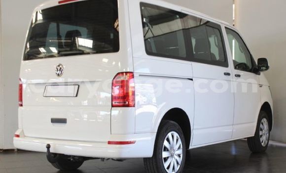Buy Used Volkswagen Multivan White Car in Katima Mulilo in Caprivi Buy Used Volkswagen Multivan White Car in Katima Mulilo in Caprivi