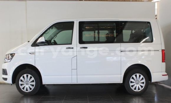 Buy Used Volkswagen Multivan White Car in Katima Mulilo in Caprivi Buy Used Volkswagen Multivan White Car in Katima Mulilo in Caprivi