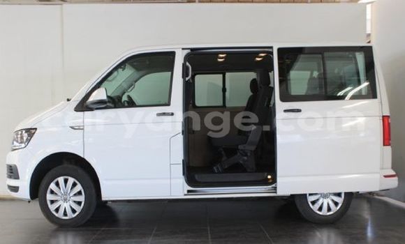 Buy Used Volkswagen Multivan White Car in Katima Mulilo in Caprivi Buy Used Volkswagen Multivan White Car in Katima Mulilo in Caprivi