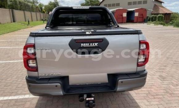 Acheter Occasion Voiture Toyota Hilux Gris à Grootfontein, Namibie Acheter Occasion Voiture Toyota Hilux Gris à Grootfontein, Namibie