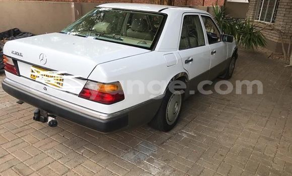 Buy Used Mercedes-Benz E-klasse White Car in Windhoek in Namibia Buy Used Mercedes-Benz E-klasse White Car in Windhoek in Namibia