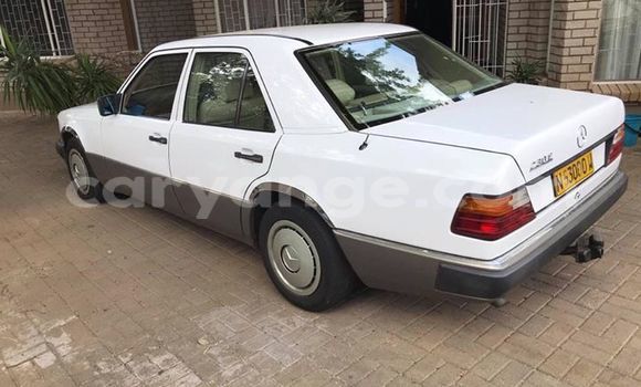 Buy Used Mercedes-Benz E-klasse White Car in Windhoek in Namibia Buy Used Mercedes-Benz E-klasse White Car in Windhoek in Namibia