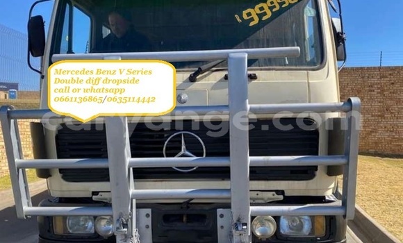 Buy Used Mercedes‒Benz Truck Beige Truck in Windhoek in Namibia Buy Used Mercedes‒Benz Truck Beige Truck in Windhoek in Namibia