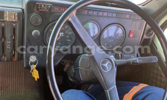 Buy Used Mercedes‒Benz Truck Beige Truck in Windhoek in Namibia Buy Used Mercedes‒Benz Truck Beige Truck in Windhoek in Namibia