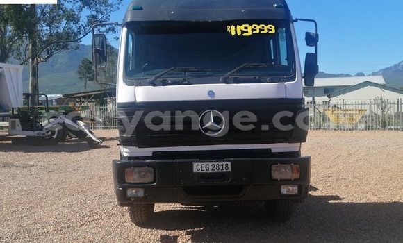 Buy Used Mercedes‒Benz Truck White Truck in Windhoek in Namibia Buy Used Mercedes‒Benz Truck White Truck in Windhoek in Namibia