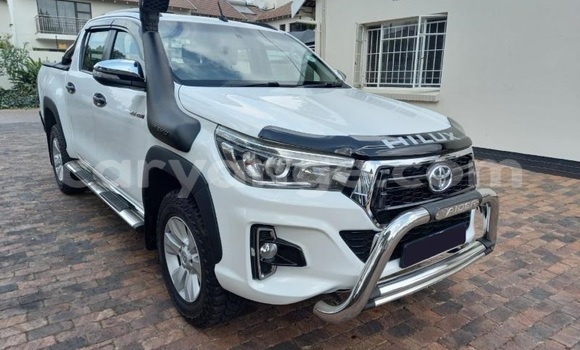 Buy Used Toyota Hilux White Car in Windhoek in Namibia
