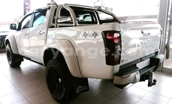 Buy Used Isuzu D–MAX White Car in Windhoek in Namibia Buy Used Isuzu D–MAX White Car in Windhoek in Namibia