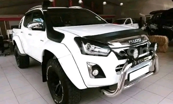 Buy Used Isuzu D–MAX White Car in Windhoek in Namibia Buy Used Isuzu D–MAX White Car in Windhoek in Namibia