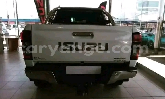 Buy Used Isuzu D–MAX White Car in Windhoek in Namibia Buy Used Isuzu D–MAX White Car in Windhoek in Namibia
