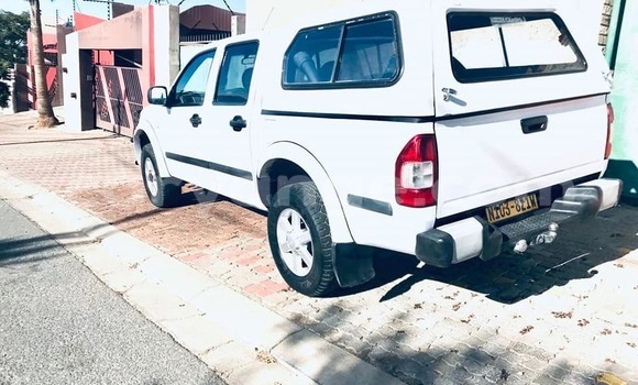 Acheter Occasion Voiture Isuzu KB Blanc à Windhoek, Namibie Acheter Occasion Voiture Isuzu KB Blanc à Windhoek, Namibie