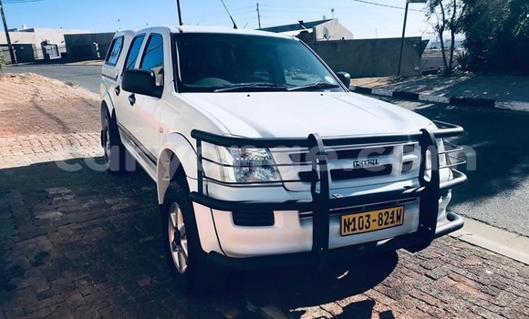 Acheter Occasion Voiture Isuzu KB Blanc à Windhoek, Namibie Acheter Occasion Voiture Isuzu KB Blanc à Windhoek, Namibie