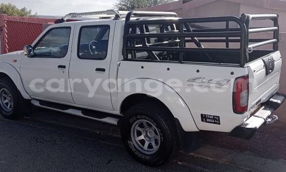 Acheter Occasion Voiture Nissan Hardbody Blanc à Windhoek, Namibie Acheter Occasion Voiture Nissan Hardbody Blanc à Windhoek, Namibie