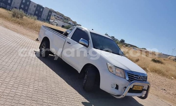 Acheter Occasion Voiture Toyota Hilux Blanc à Windhoek, Namibie Acheter Occasion Voiture Toyota Hilux Blanc à Windhoek, Namibie