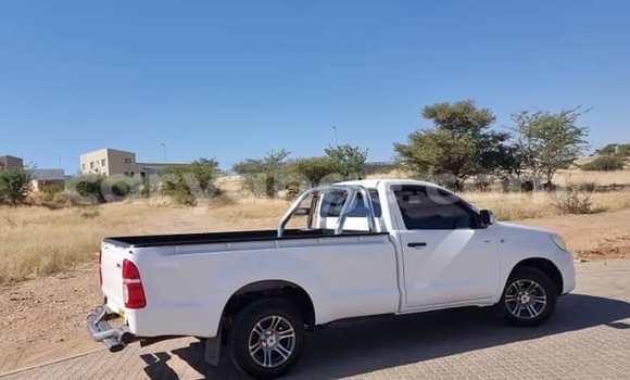 Acheter Occasion Voiture Toyota Hilux Blanc à Windhoek, Namibie Acheter Occasion Voiture Toyota Hilux Blanc à Windhoek, Namibie