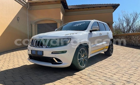 Buy Used Jeep Grand Cherokee SRT8 White Car in Import - Dubai in Namibia Buy Used Jeep Grand Cherokee SRT8 White Car in Import - Dubai in Namibia