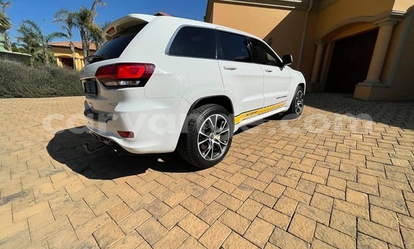 Buy Used Jeep Grand Cherokee SRT8 White Car in Import - Dubai in Namibia Buy Used Jeep Grand Cherokee SRT8 White Car in Import - Dubai in Namibia