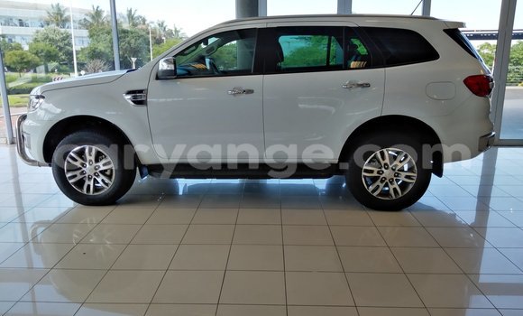 Buy Used Ford Everest White Car in Windhoek in Namibia Buy Used Ford Everest White Car in Windhoek in Namibia