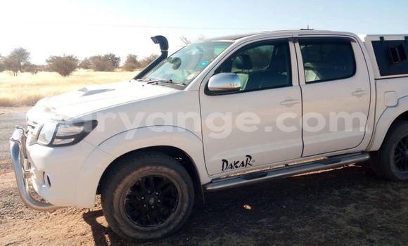 Acheter Occasion Voiture Toyota Hilux Blanc à Windhoek, Namibie Acheter Occasion Voiture Toyota Hilux Blanc à Windhoek, Namibie