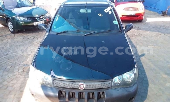 Buy Used Fiat Strada Black Car in Windhoek in Namibia Buy Used Fiat Strada Black Car in Windhoek in Namibia