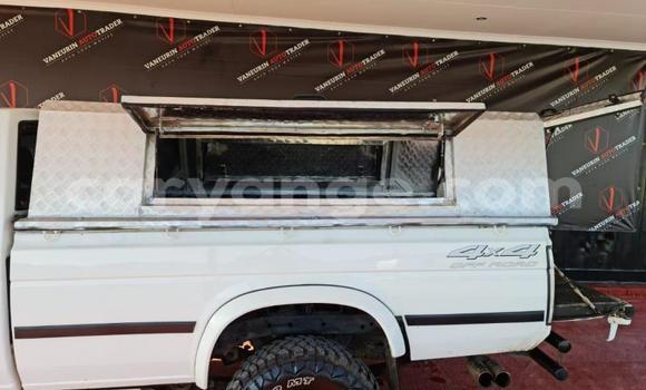 Buy Used Nissan NP 300 Silver Car in Windhoek in Namibia Buy Used Nissan NP 300 Silver Car in Windhoek in Namibia