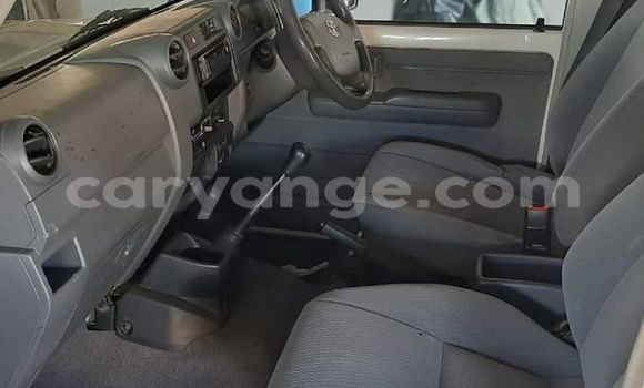Buy Used Toyota Land Cruiser Beige Car in Grootfontein in Namibia Buy Used Toyota Land Cruiser Beige Car in Grootfontein in Namibia