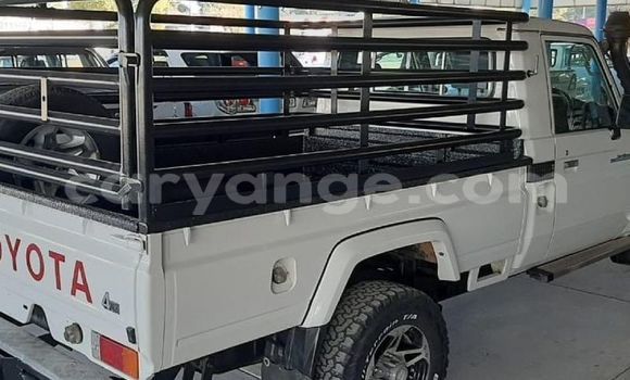 Buy Used Toyota Land Cruiser Beige Car in Grootfontein in Namibia Buy Used Toyota Land Cruiser Beige Car in Grootfontein in Namibia
