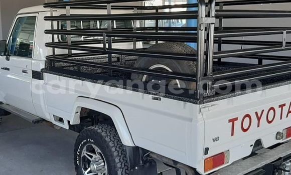 Buy Used Toyota Land Cruiser Beige Car in Grootfontein in Namibia Buy Used Toyota Land Cruiser Beige Car in Grootfontein in Namibia