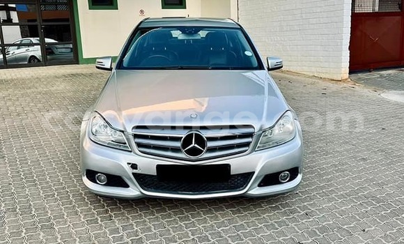 Acheter Occasion Voiture Mercedes-Benz 190 (W201) Gris à Windhoek, Namibie Acheter Occasion Voiture Mercedes-Benz 190 (W201) Gris à Windhoek, Namibie