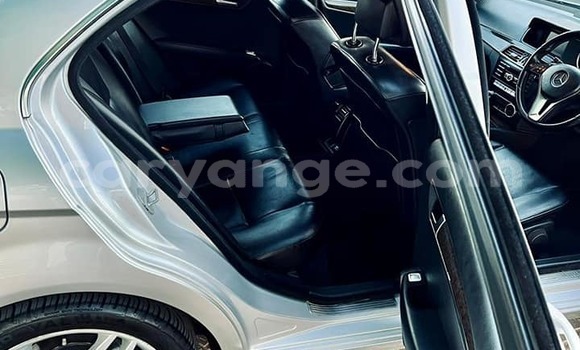 Acheter Occasion Voiture Mercedes-Benz 190 (W201) Gris à Windhoek, Namibie Acheter Occasion Voiture Mercedes-Benz 190 (W201) Gris à Windhoek, Namibie