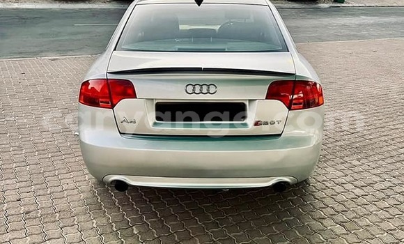 Acheter Occasion Voiture Audi A4 Gris à Windhoek, Namibie Acheter Occasion Voiture Audi A4 Gris à Windhoek, Namibie