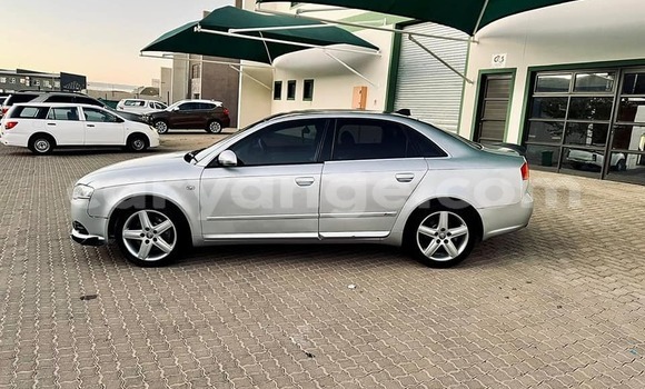 Acheter Occasion Voiture Audi A4 Gris à Windhoek, Namibie Acheter Occasion Voiture Audi A4 Gris à Windhoek, Namibie