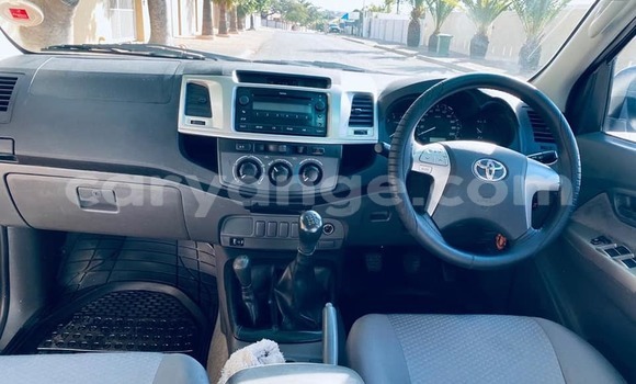 Acheter Occasion Voiture Toyota Hilux Blanc à Windhoek, Namibie Acheter Occasion Voiture Toyota Hilux Blanc à Windhoek, Namibie