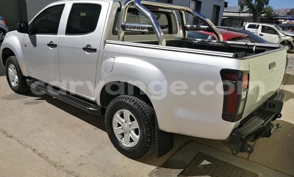 Acheter Occasion Voiture Isuzu KB Gris à Windhoek, Namibie Acheter Occasion Voiture Isuzu KB Gris à Windhoek, Namibie