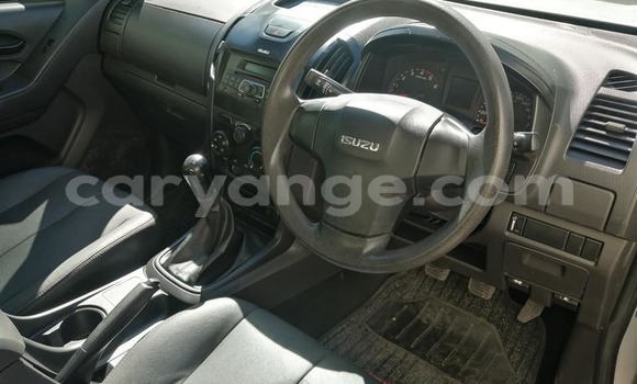 Acheter Occasion Voiture Isuzu KB Gris à Windhoek, Namibie Acheter Occasion Voiture Isuzu KB Gris à Windhoek, Namibie