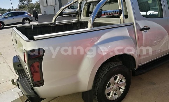 Acheter Occasion Voiture Isuzu KB Gris à Windhoek, Namibie Acheter Occasion Voiture Isuzu KB Gris à Windhoek, Namibie