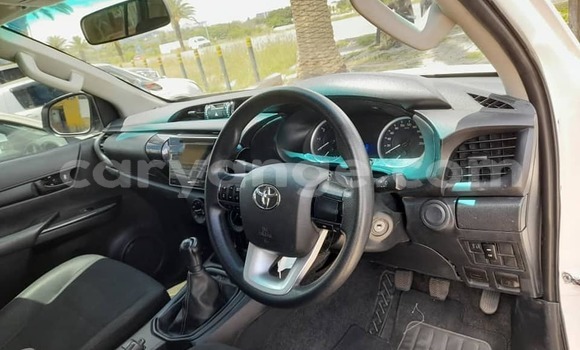 Acheter Occasion Voiture Toyota Hilux Blanc à Windhoek, Namibie Acheter Occasion Voiture Toyota Hilux Blanc à Windhoek, Namibie