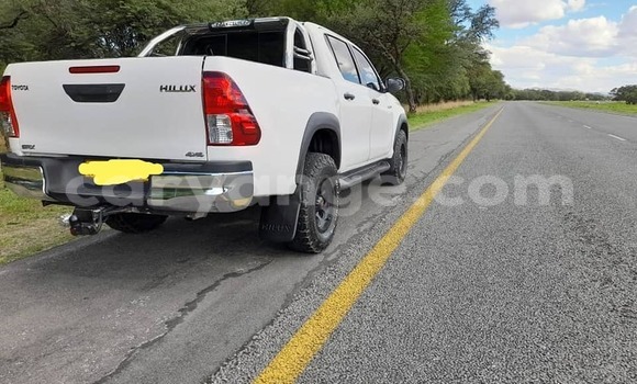 Acheter Occasion Voiture Toyota Hilux Blanc à Windhoek, Namibie Acheter Occasion Voiture Toyota Hilux Blanc à Windhoek, Namibie
