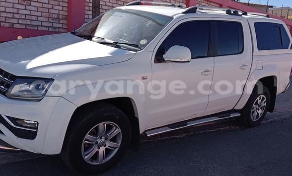 Buy Used Volkswagen Amarok White Car in Windhoek in Namibia