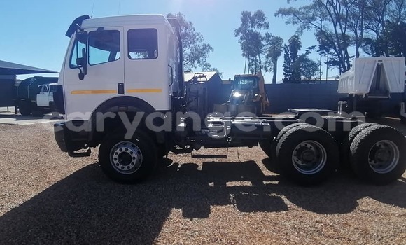 Buy Used Mercedes‒Benz Truck White Truck in Katima Mulilo in Caprivi Buy Used Mercedes‒Benz Truck White Truck in Katima Mulilo in Caprivi