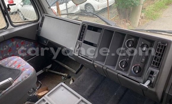 Buy Used Mercedes‒Benz Truck White Truck in Katima Mulilo in Caprivi Buy Used Mercedes‒Benz Truck White Truck in Katima Mulilo in Caprivi