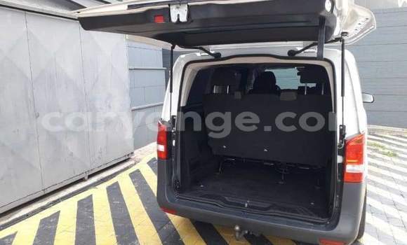 Acheter Occasion Voiture Mercedes-Benz Vito Blanc à Windhoek, Namibie Acheter Occasion Voiture Mercedes-Benz Vito Blanc à Windhoek, Namibie