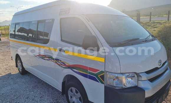 Buy Used Toyota Grand HiAce White Car in Kuisebmond in Erongo Buy Used Toyota Grand HiAce White Car in Kuisebmond in Erongo