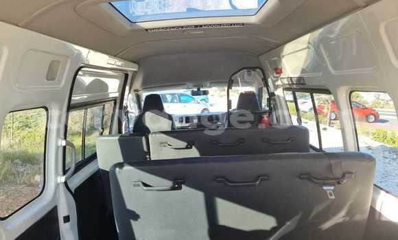 Buy Used Toyota Grand HiAce White Car in Kuisebmond in Erongo Buy Used Toyota Grand HiAce White Car in Kuisebmond in Erongo