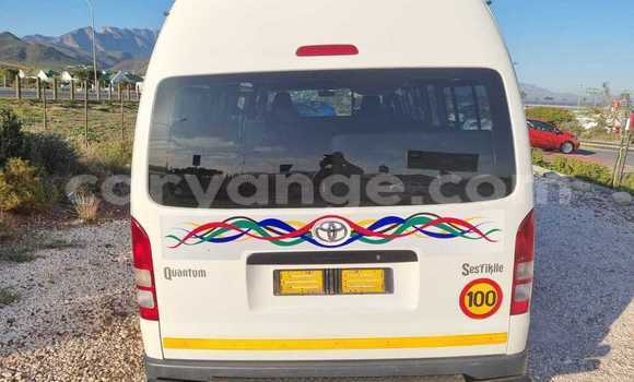 Buy Used Toyota Grand HiAce White Car in Kuisebmond in Erongo Buy Used Toyota Grand HiAce White Car in Kuisebmond in Erongo