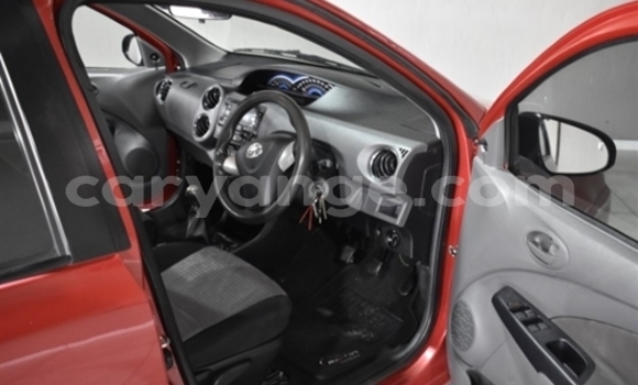 Acheter Occasion Voiture Toyota Etios Rouge à Windhoek, Namibie Acheter Occasion Voiture Toyota Etios Rouge à Windhoek, Namibie