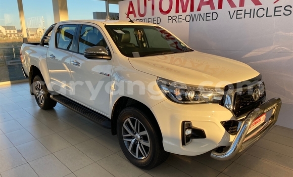 Buy Used Toyota Hilux White Car in Grootfontein in Namibia