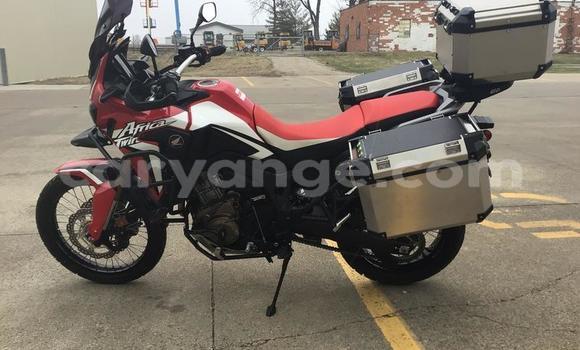 Acheter Occasion Moto Honda CRF Rouge à Windhoek, Namibie Acheter Occasion Moto Honda CRF Rouge à Windhoek, Namibie