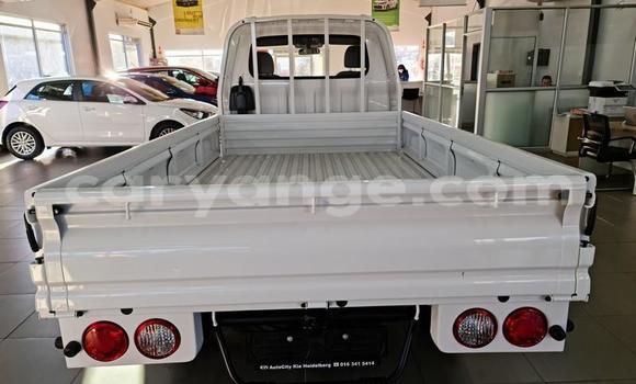 Buy Used Kia K7 White Car in Windhoek in Namibia Buy Used Kia K7 White Car in Windhoek in Namibia